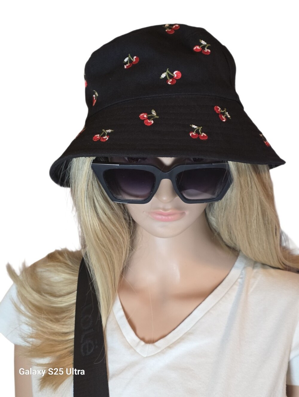 Forever 21 Black Cherry Embroidered Bucket Hat Sun Cap EUC